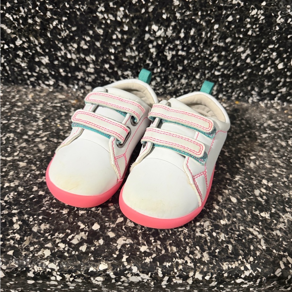 GUC Ten Little Everyday Original - Neon Glow Kids Shoes Size 8.5